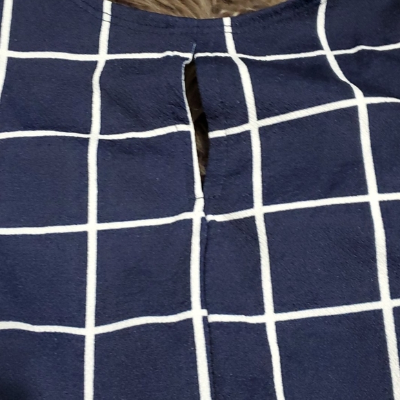 Navy Blue Sleeveless Top - Picture 3 of 4